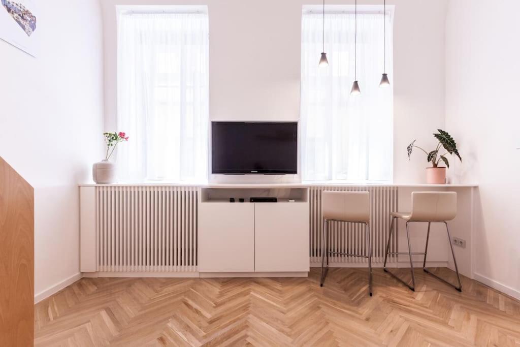 Eszter'S Lovely Downtown Apartment บูดาเปสต์ ภายนอก รูปภาพ